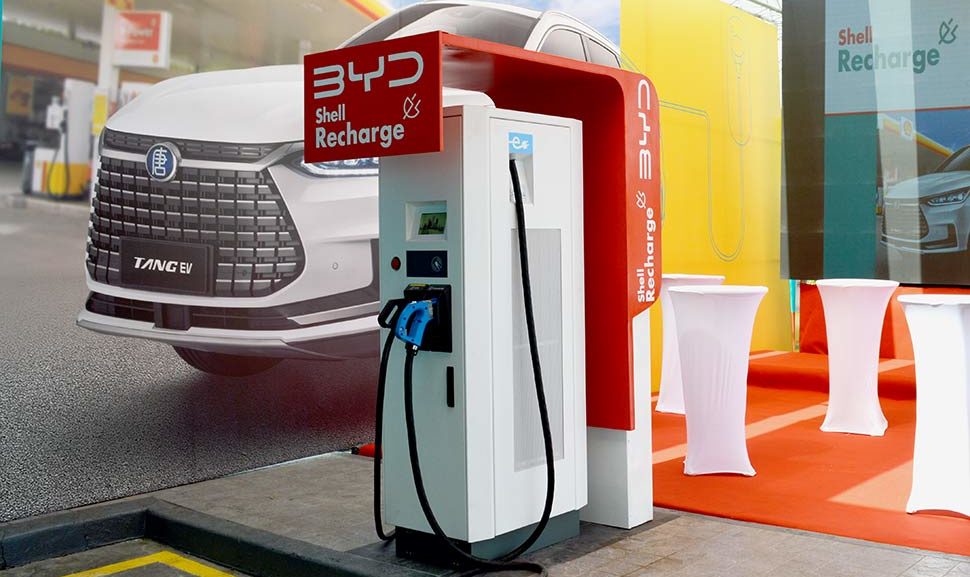 Total installe des bornes de recharge rapide dans ses stations d'autoroutes